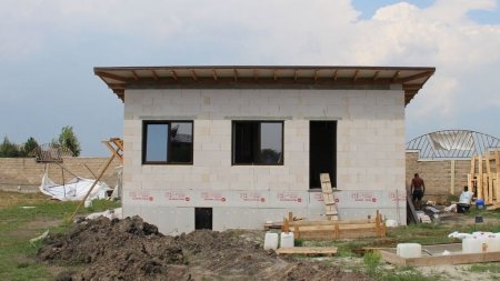 Фундамент и гостевой домик, коттеджный поселок Ривьера 