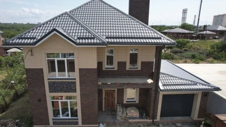 Построенный двухэтажный кирпичный дом S=191 м² в СНТ «Защитник», г. Ростов-на-Дону