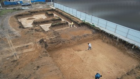 Строящееся дом 280 м² с баней 104 м² и переливным бассейном