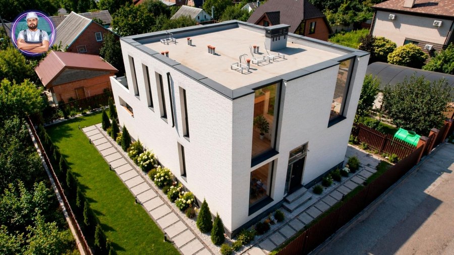 Современный дом из кирпича, бетона и металла — построенный проект на ул. Медовая